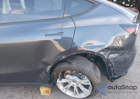 2024 Tesla Model Y Long Range Dual Motor All-Wheel Drive/Rwd from USA, damaged, VIN 7SAYGDED1RF092383